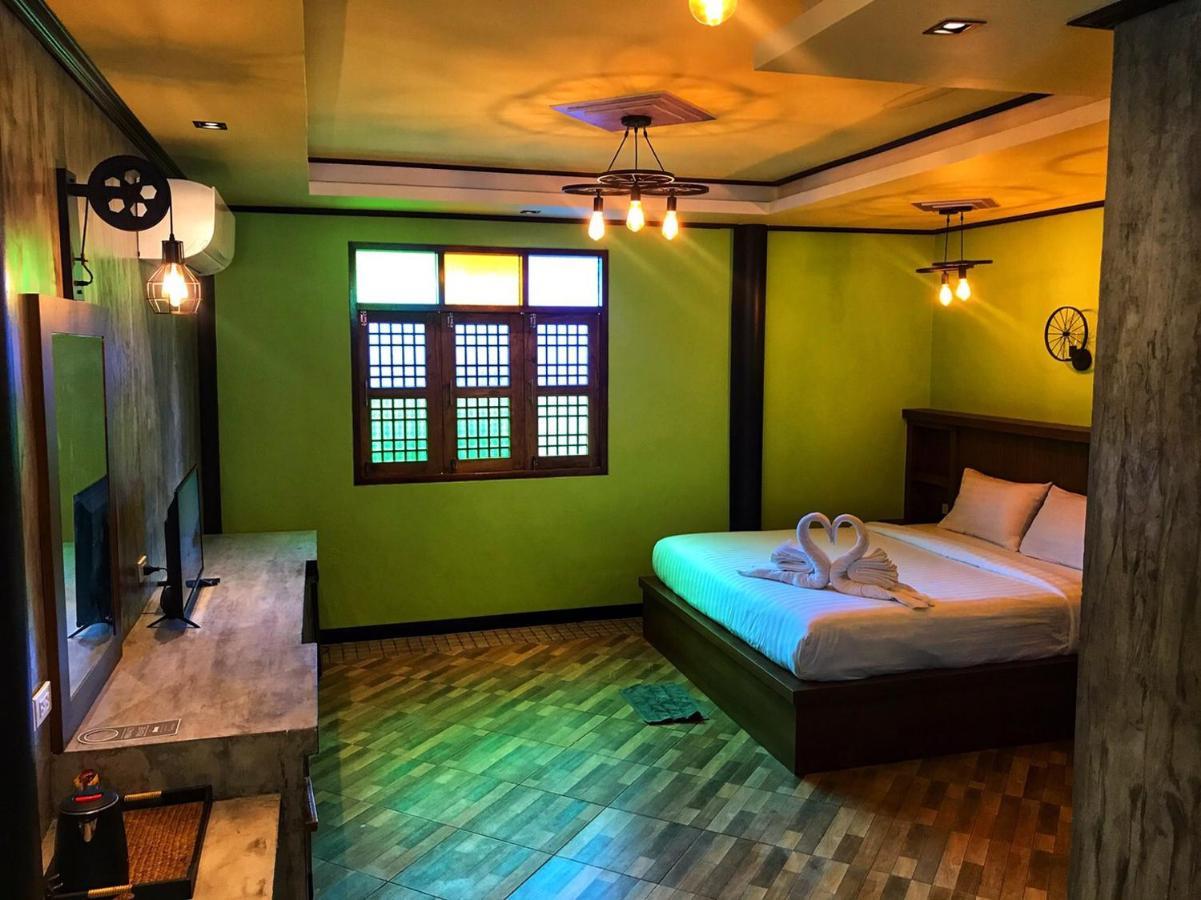 Mangrove House Lanta Old Town 호텔 란타섬 외부 사진