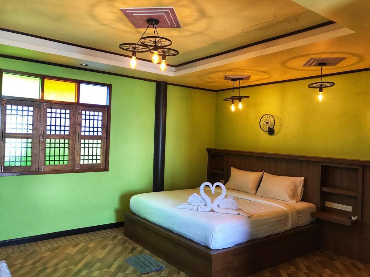 Mangrove House Lanta Old Town 호텔 란타섬 외부 사진