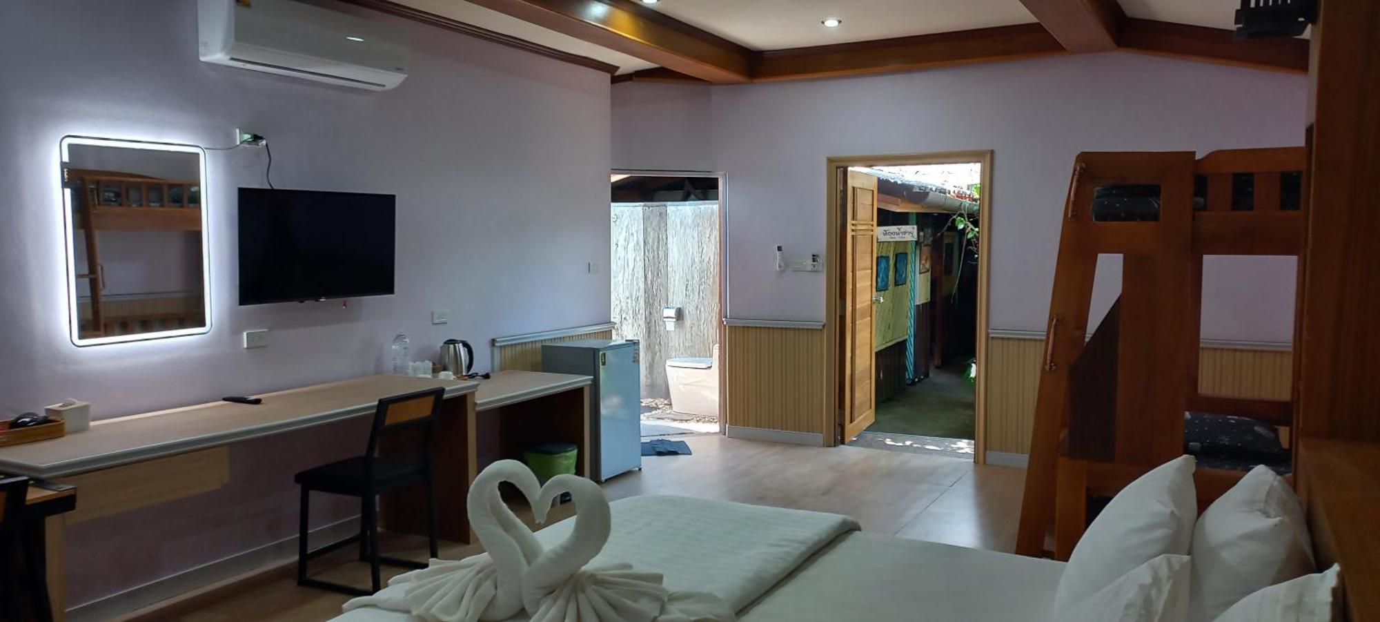 Mangrove House Lanta Old Town 호텔 란타섬 외부 사진